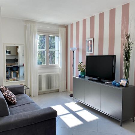 Appartamento 23 - Bilocale Vista Lago Тосколано Мадерно Екстериор снимка