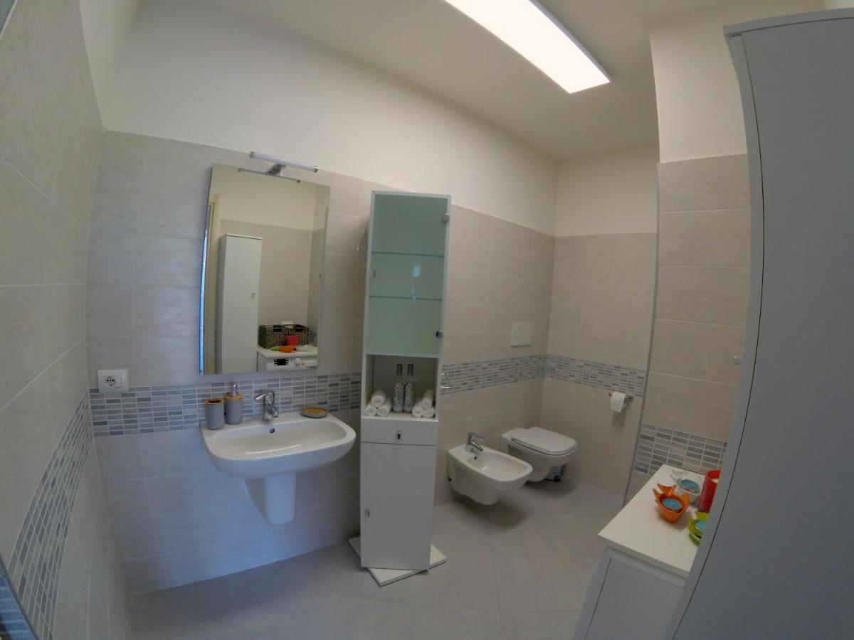 Appartamento 23 - Bilocale Vista Lago Тосколано Мадерно Екстериор снимка