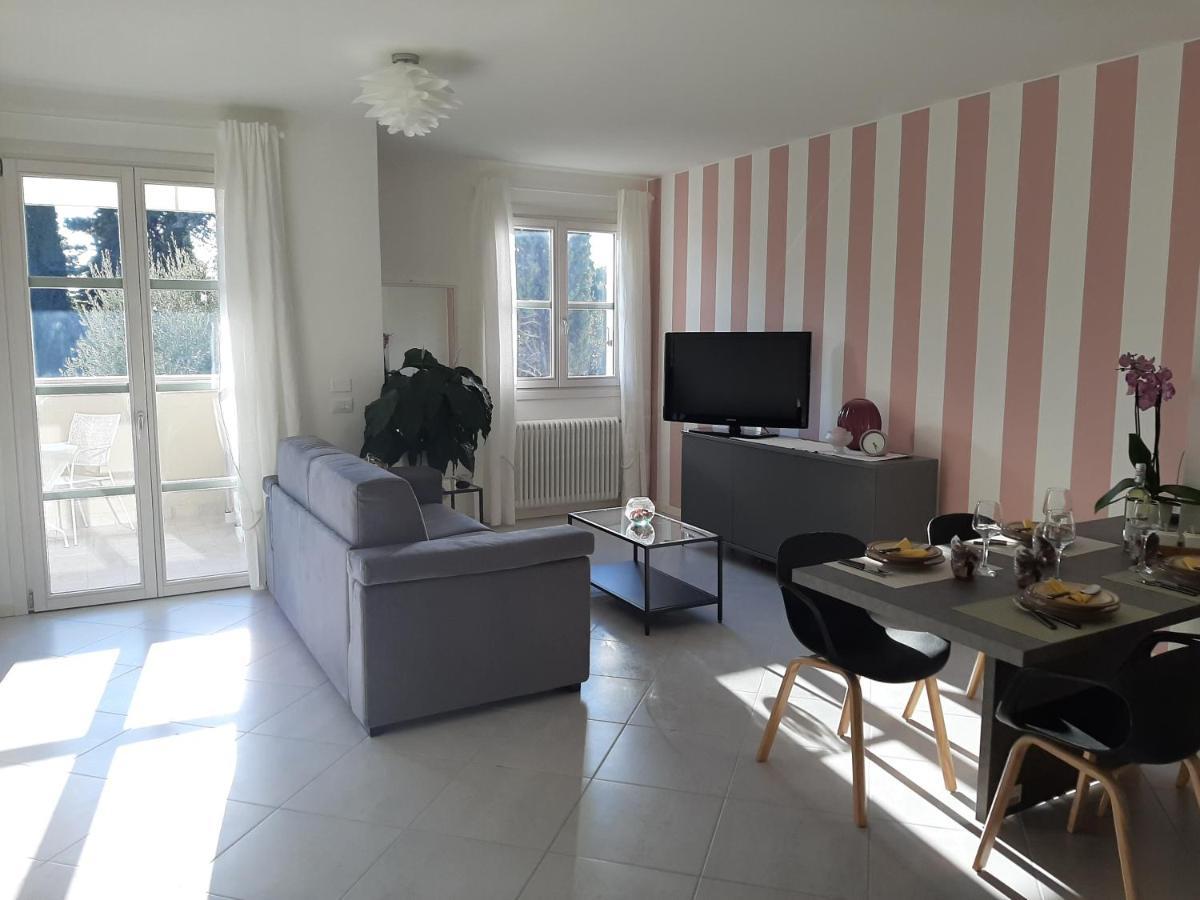 Appartamento 23 - Bilocale Vista Lago Тосколано Мадерно Екстериор снимка