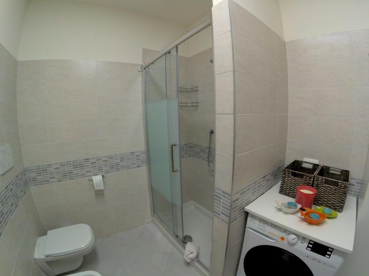 Appartamento 23 - Bilocale Vista Lago Тосколано Мадерно Екстериор снимка