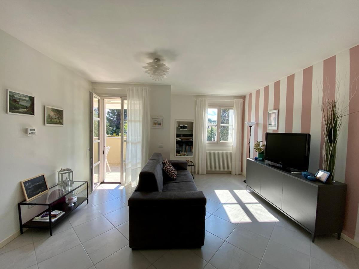 Appartamento 23 - Bilocale Vista Lago Тосколано Мадерно Екстериор снимка